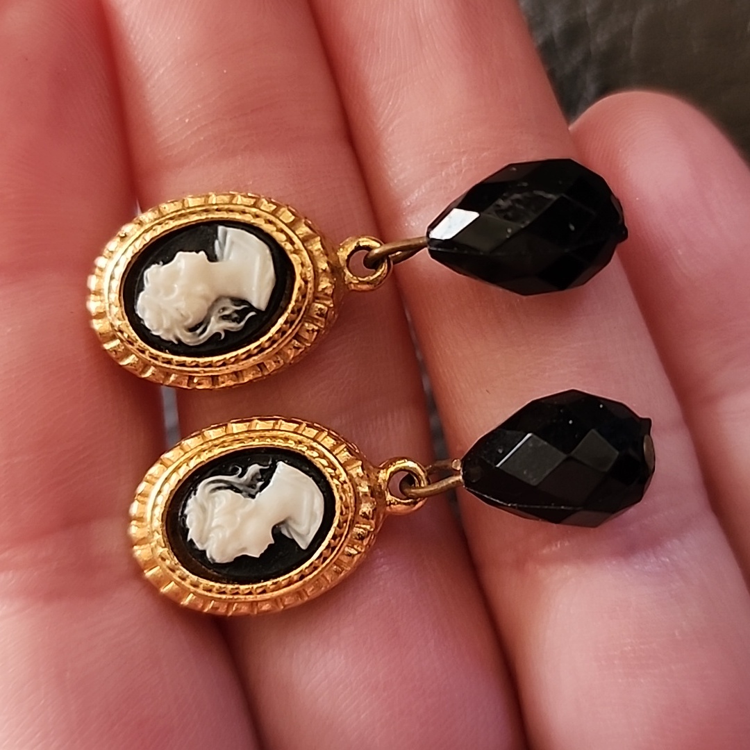 Vtg Earrings
